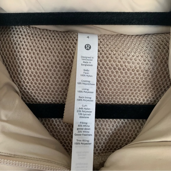 Lululemon Slush Hour Hooded Jacket
Trench - Picture 7 of 12